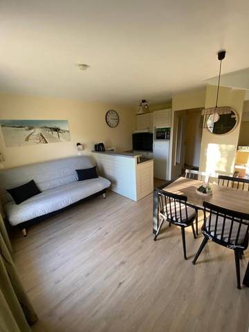 Gîte pour 4 personnes, avec piscine ainsi que jardin et jacuzzi à Danestal