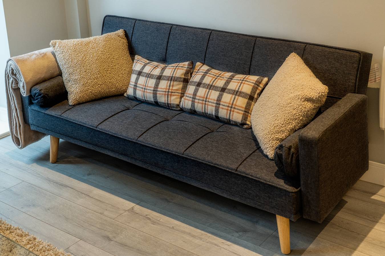 Entire holiday apartment, Cosy Central 1 Bed Apartment in Slough Sleeps 4 in Slough, Berkshire