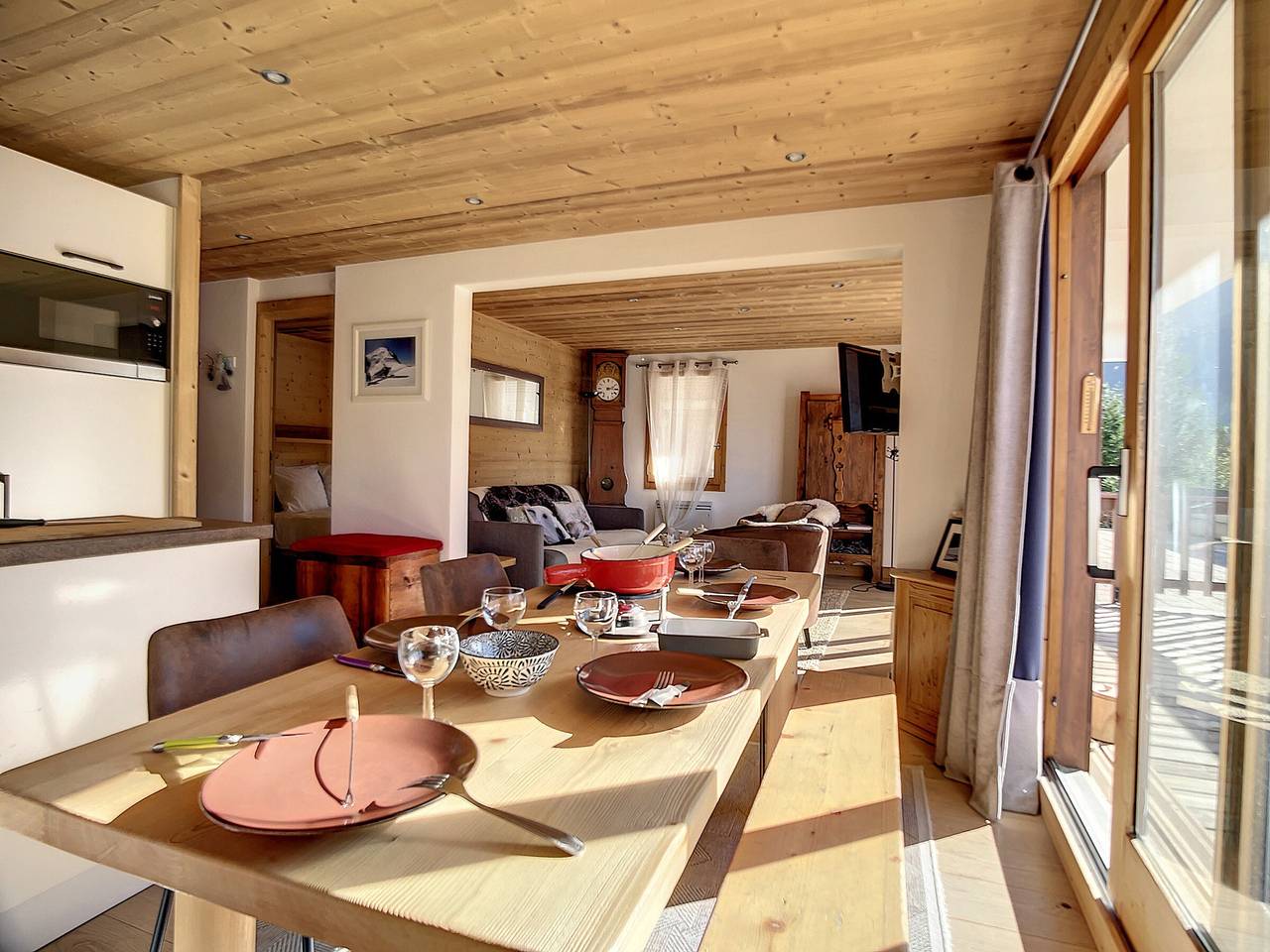 Entire apartment, Renovated apartment, large balcony, near slopes and center in Méribel, Les Allues