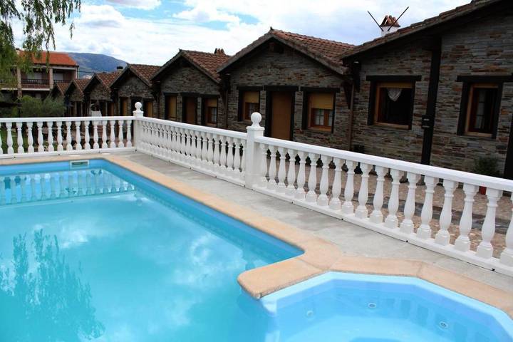 Casa rural para 2 personas, con jardín y jacuzzi además de piscina y piscina para niños en Extremadura - 2