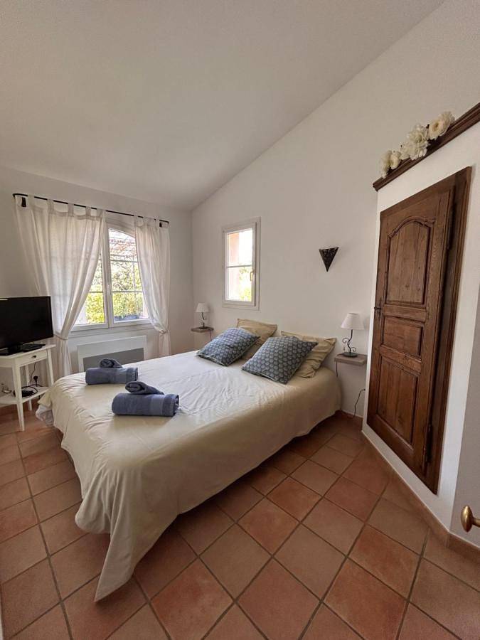 Gîte pour 4 personnes, avec jardin ainsi que vue et piscine à Villeneuve - 4