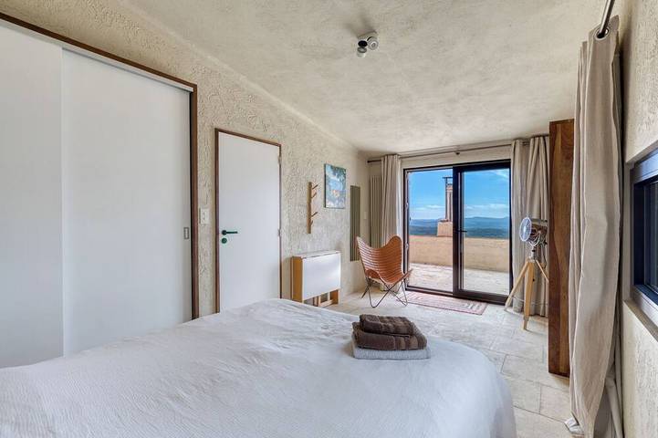9 Guest Villa with Heated Pool, Spa, Pétanque & Panoramic View in Tourtour, Region de Draguignan