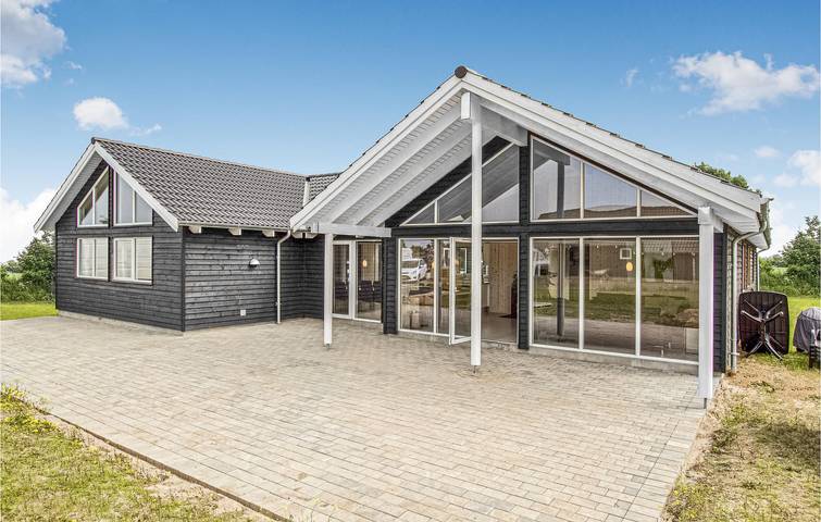 Ferienhaus für 16 Personen, mit Terrasse und Whirlpool sowie Pool und Sauna, mit Haustier auf Fünen - 4