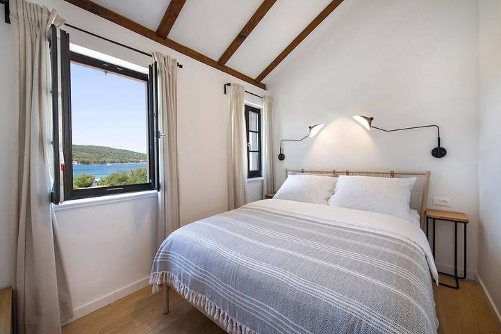 Fantastisches Haus mit 4 Schlafzimmern. in Zlarin (Kroatische Adria), Dalmatinische Inseln