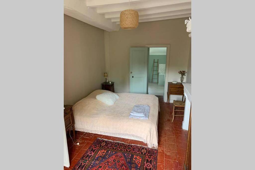 Two-Bedroom House in Chenillé-Changé, Région de Segré