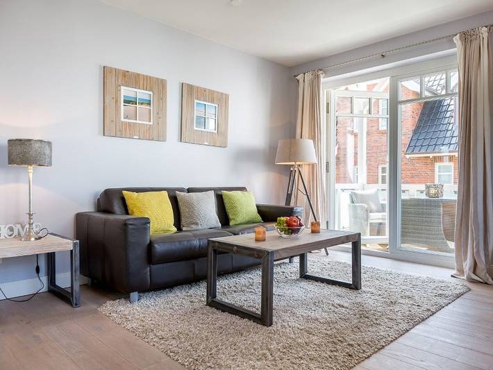 Ganze Wohnung, Stilvolle 2-Zimmer-Wohnung mit Südbalkon in Wenningstedt, nah am Strand in Wenningstedt, Sylt