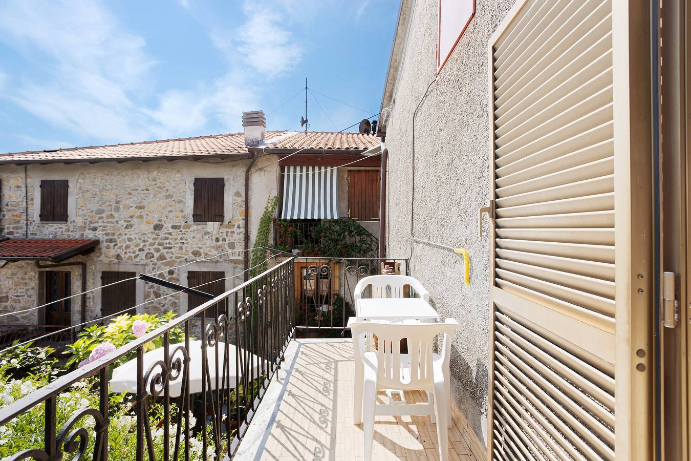 Casa vacanze 'La Casina di Nella' con vista sulle montagne, giardino in comune e balcone in Mulazzo, Val di Magra