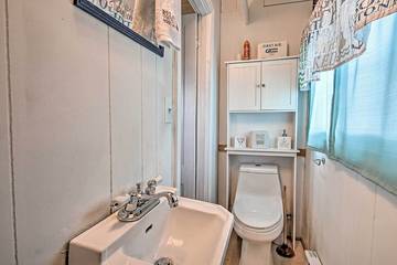 Log Cabin for 4 Guests in Bristol (NH), Newfound Lake, Picture 1