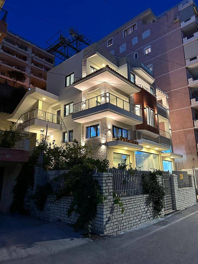 Villa Idrizi in Saranda, Vlorë