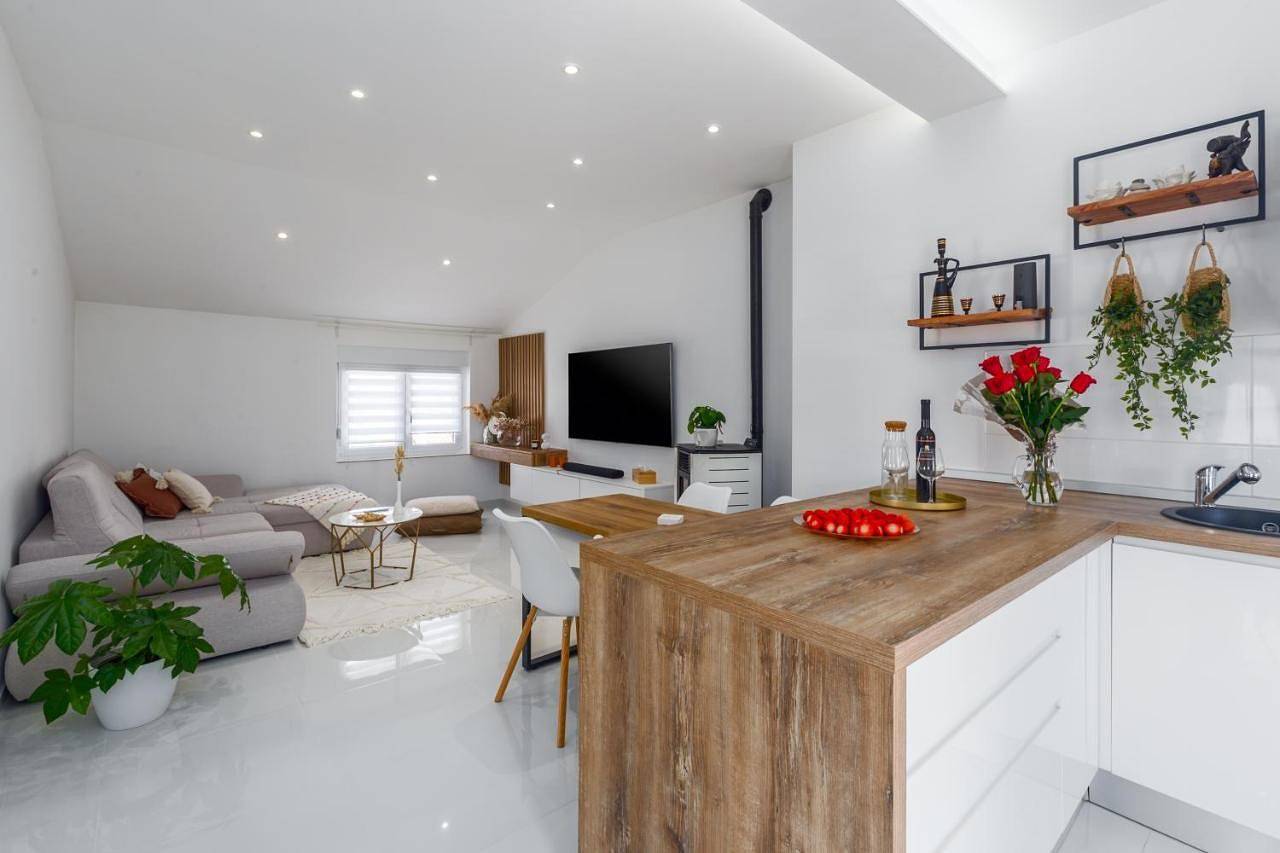 Ganze Wohnung, Meerblick und charmante Wohnung Evan in Funtana in Funtana, Vrsar-Funtana