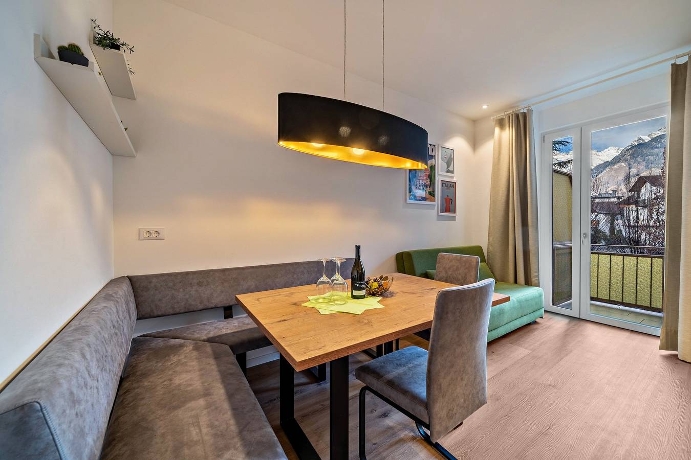 Appartement entier, Appartement 'Central Suite Merano' avec vue sur les montagnes, Wi-Fi et climatisation. in Merano, Groupe Texel