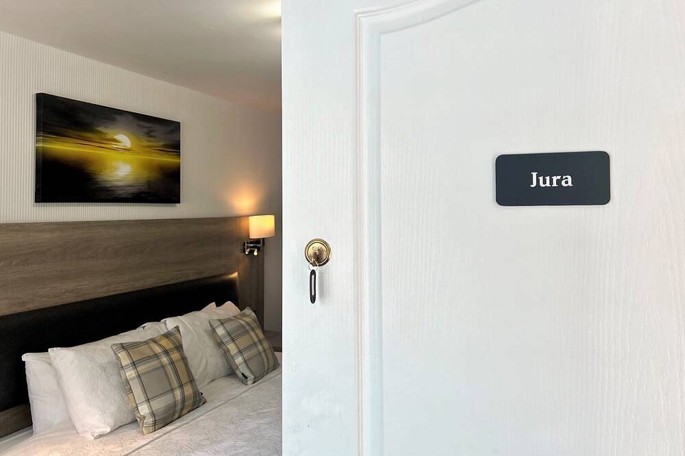 Fyne Rooms - Jura Superior King - Bed & Breakfast in Tighnabruaich, Argyll & Bute