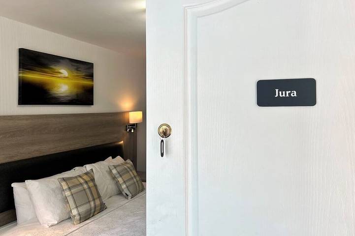 Fyne Rooms - Jura Superior King - Bed & Breakfast in Tighnabruaich, Argyll & Bute