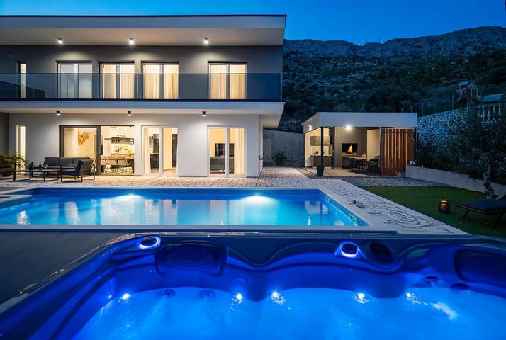 Villa for 8 personer med balkon/terrasse in Dugi Rat, Omiš-Riviera