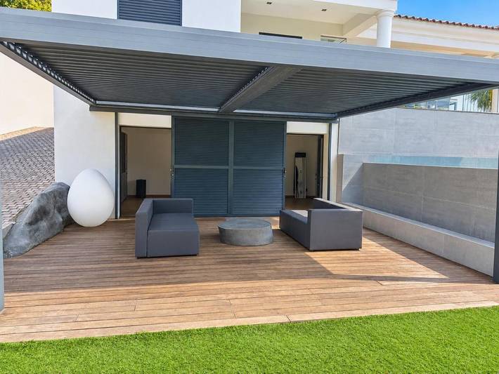 Appart’hôtel pour 2 personnes, avec Terrasse et Jardin ainsi que Piscine et Vue à Allauch
