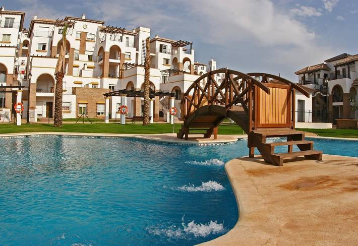 Apartamento para 4 personas, con Jacuzzi y Jardín además de Piscina para niños y Sauna en Vera