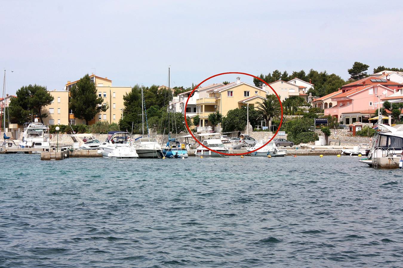 Ganze Wohnung, 1-Zimmer-Ferienwohnung am Strand Barbat, Rab A-4967-a in Barbat na Rabu, Rab
