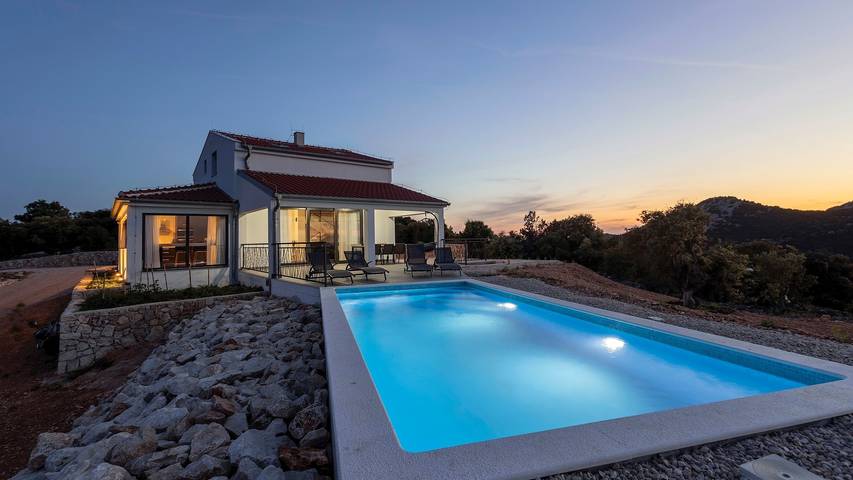 Villa pour 6 personnes, avec Vue sur l’océan et Balcon/Terrasse ainsi que Jardin et Piscine à Sali