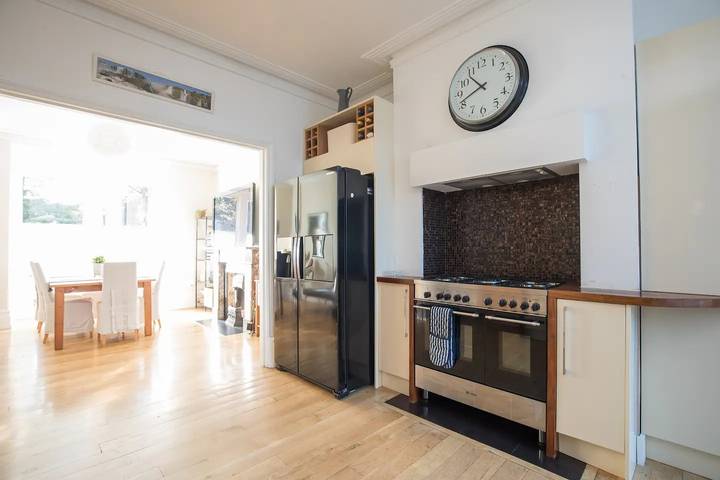 Charming Victorian House w/Parking + River Walks - Pass the Keys in Windsor, Berkshire