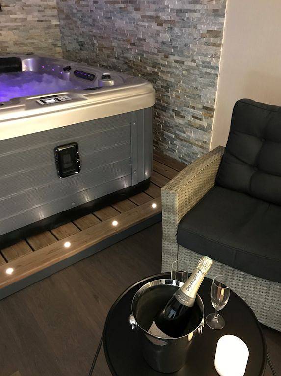 Suite spa privatif intérieur Minérale Mont-Saint-Michel - Suite minérale spa in Courtils, Baie du Mont-Saint-Michel