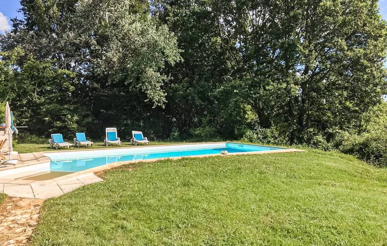 Location de vacances pour 6 personnes, avec terrasse ainsi que jardin et piscine à Sainte-Alvère - 4