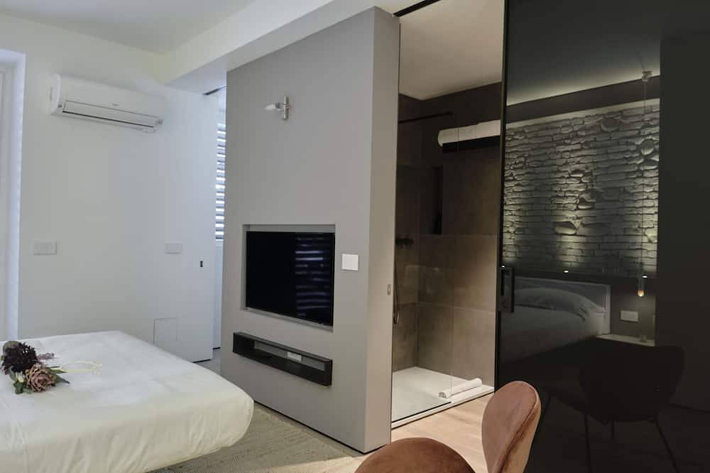 Apartamento entero, Serendipity: apartment Canopo (2 beds - 2 baths) Alba center in Alba, Langhe