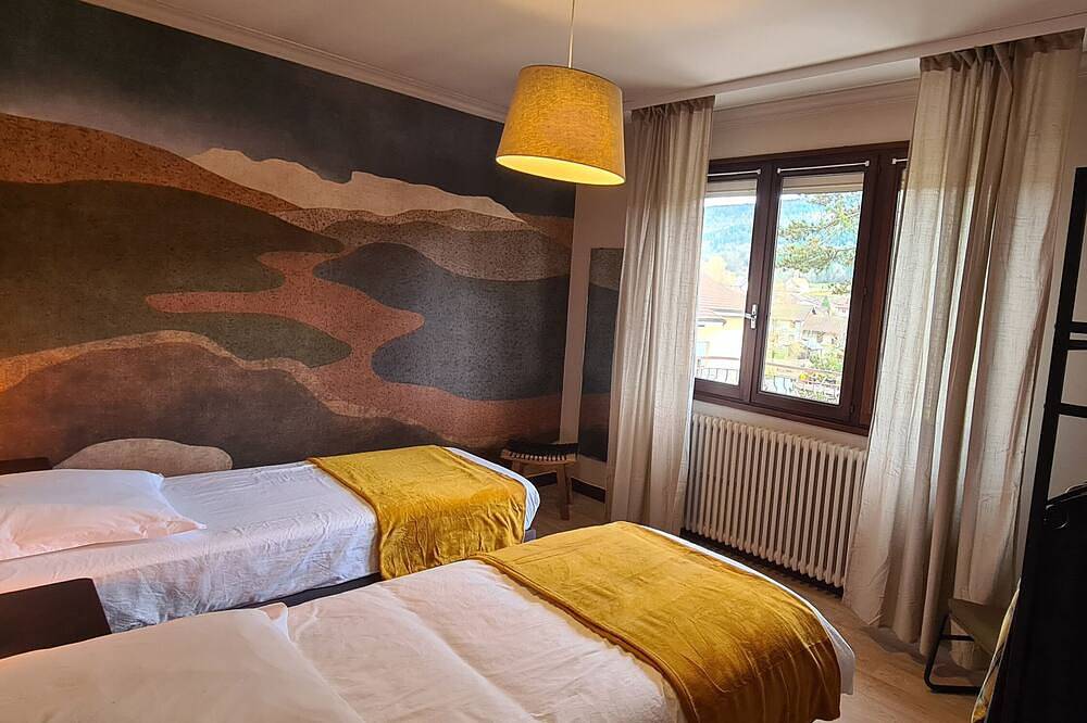 Entire apartment, Apartment in quiet house between lakes and fir trees in Martignat, Nantua