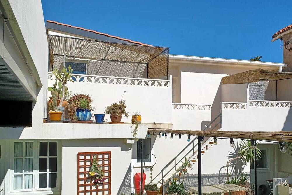 Ezz' Hotel in Canet-en-Roussillon, Côte d'Améthyste
