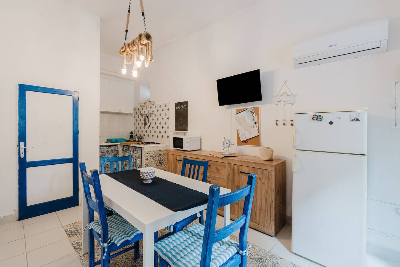 Ganze Wohnung, Apartment 'La Luna' mit privater Terrasse, Balkon und Klimaanlage in Castellammare del Golfo, Trapani Provinz
