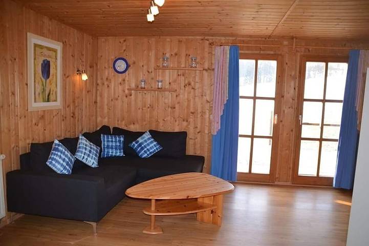 Ganze Wohnung, 110qm großes, freistehendes Holzhaus mit 3 Schlafräumen in Neunburg vorm Wald, Naturpark Oberpfälzer Wald