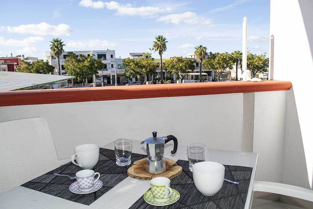 Geheel appartement, Mooi Appartement Met Twee Kamers Met Gemeubileerd Terras in Gagliano del Capo, Provincie Lecce