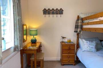 Cottage for 4 People in Solva, Pembrokeshire, Photo 2