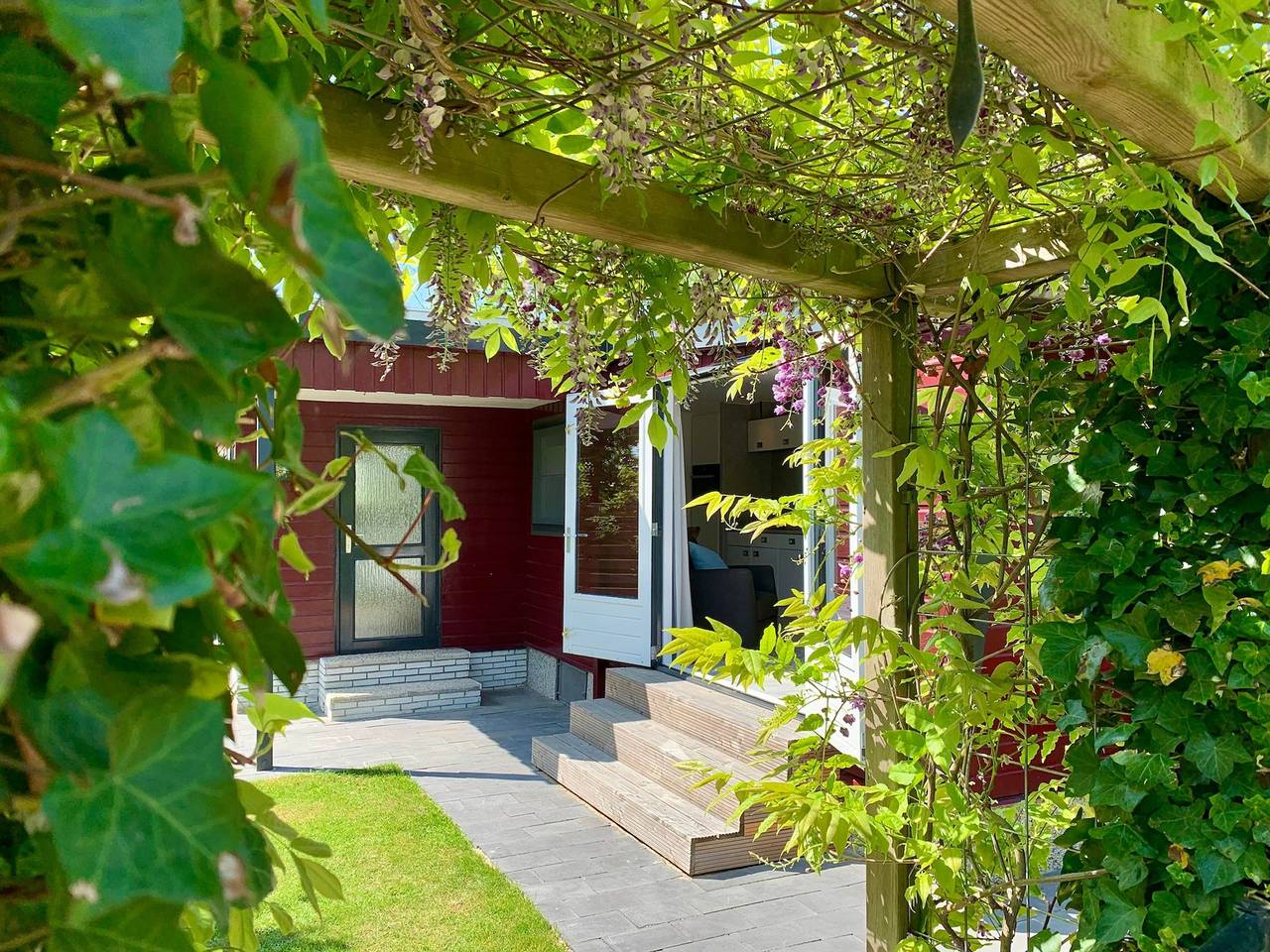 Chalet in Sint Maartenszee near Sandy Beach in Enschede, Twente