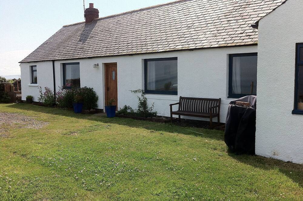 Cottage mit sicherem Garten, Holzofen und Meerblick in Aberdeenshire