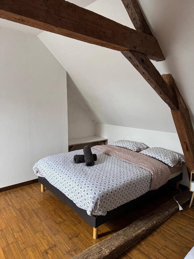 "Rêves de Gamins", Chambre de droite, 4 couchages dans gîte de campagne "La Camusière", proche du Pôle Européen et du circuit des 24h in Champagné (Sarthe), Sarthe