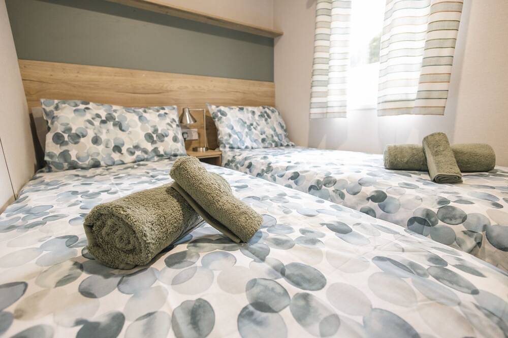 Curlew is a brand new property situated on the boutique Sandhills Holiday Park in Mudeford in Mudeford, Christchurch