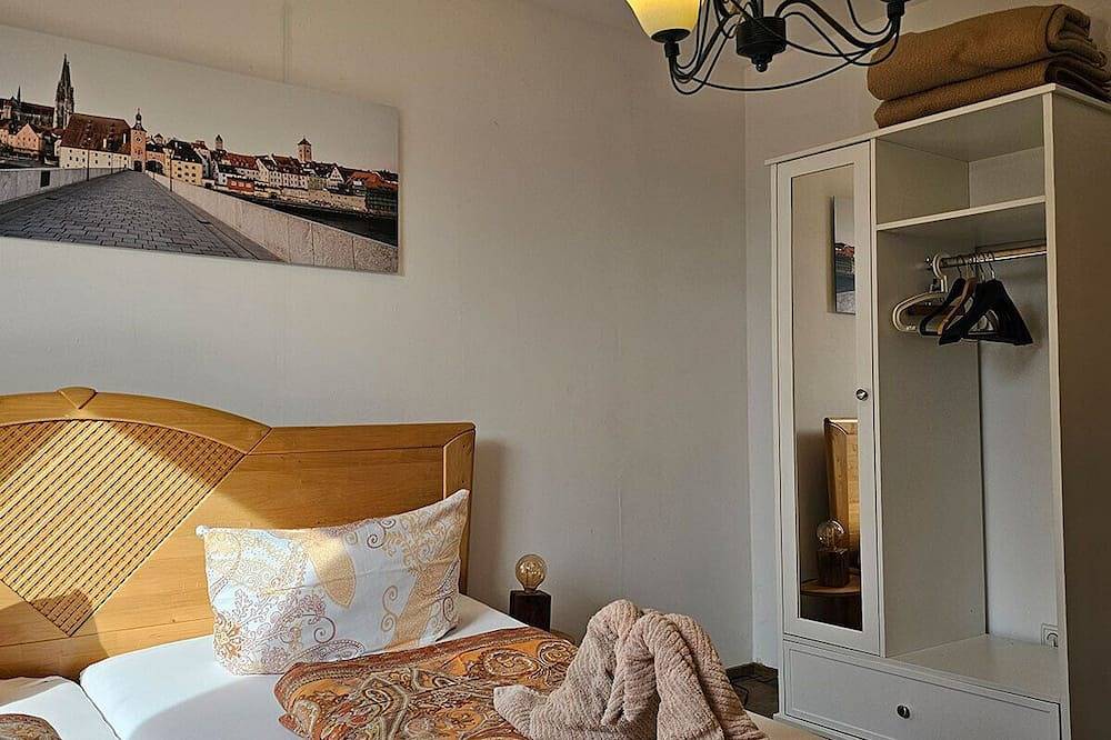 Ganze Wohnung, Gemütliche Ferienwohnung (83 qm) mit drei Schlafzimmern und Terrasse in Sinzing, Ostbayern