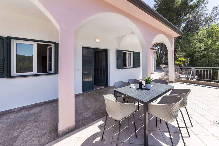Entire holiday apartment, Holiday apartment with terrace and sea view in Rabac, Labin-Rabac