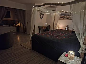 Gîte pour 2 personnes, avec jardin et jacuzzi dans La Vallée Heureuse à Sorède