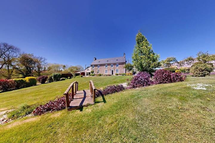 Gîte pour 15 personnes, avec balcon et jardin
