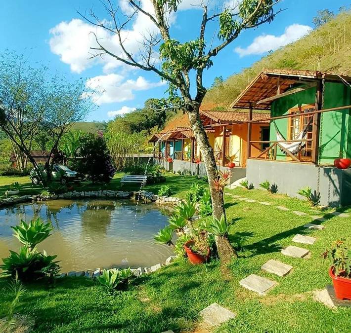 Casas e apartamentos de temporada para 4 pessoas, com jardim e vista para o lago e ainda vista and balcão em Casimiro de Abreu