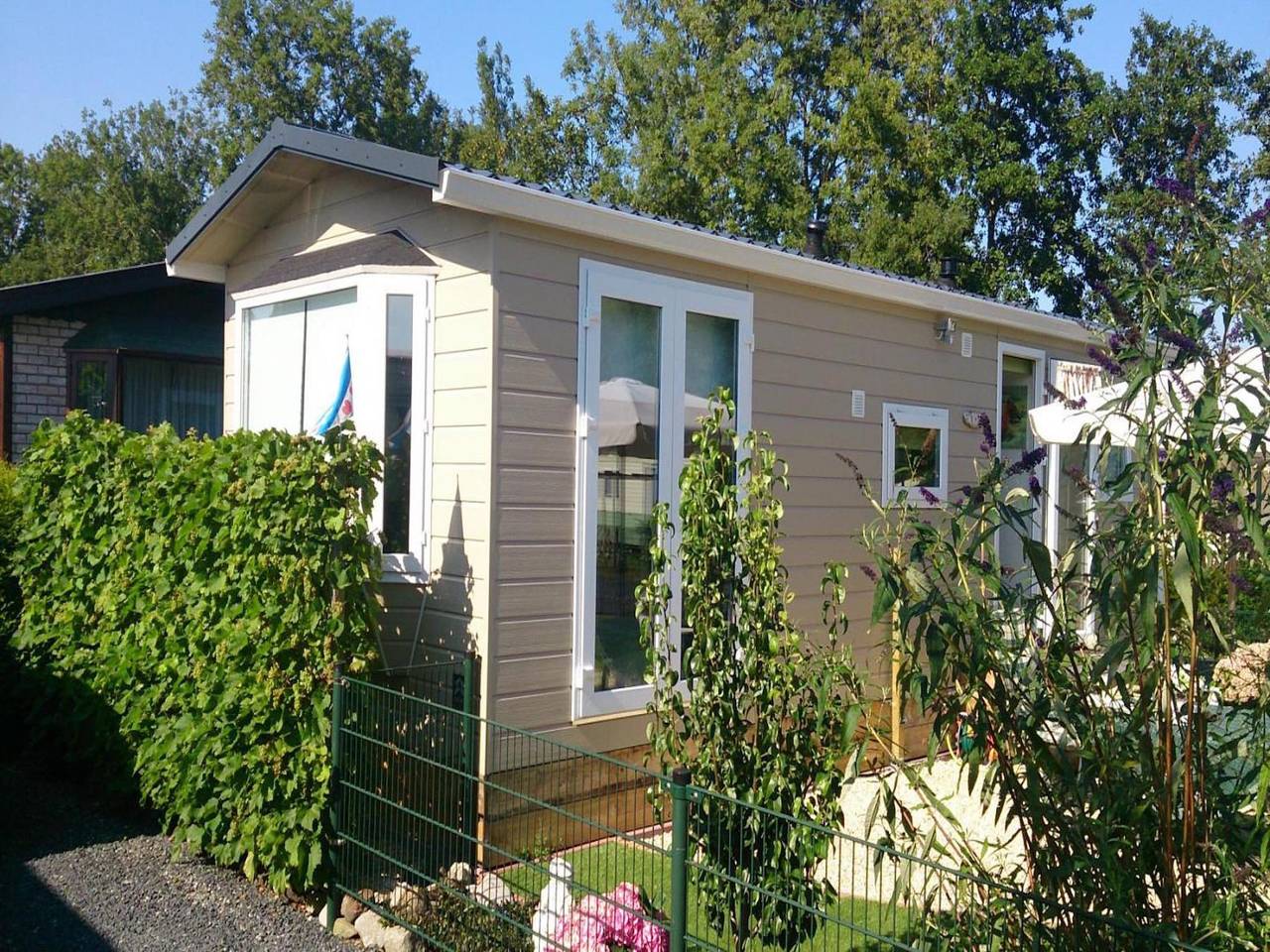 Chalet in Tzummarum nahe friesischer Natur in Franekeradeel, Niederländische Nordsee