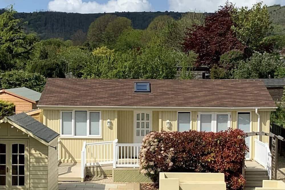 Garden Holiday Lodge - The Sunshine Coast of Eastbourne, East Sussex in Eastbourne, East Sussex