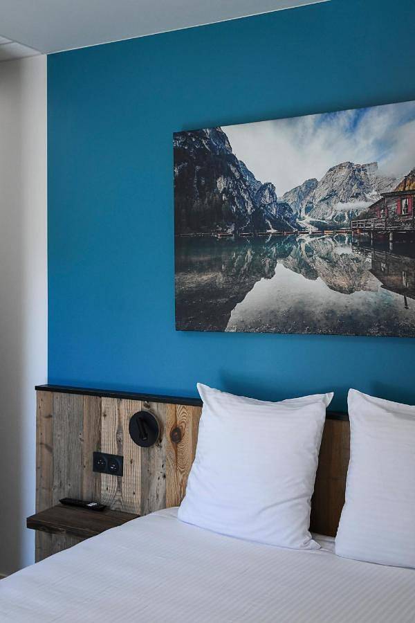 Hôtel pour 2 personnes, avec terrasse ainsi que jardin et vue, animaux acceptés à Belmont-Tramonet - 4