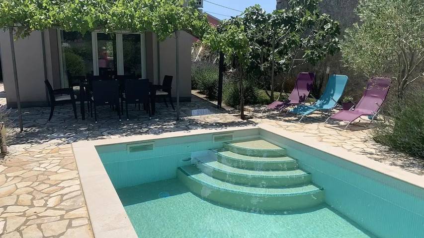 Ferienhaus für 6 Personen, mit Garten und Pool