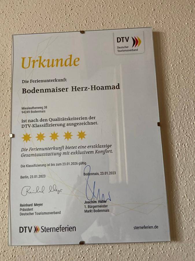 Ferienwohnung für 4 Personen, mit Balkon und Garten sowie Pool, kinderfreundlich in Bodenmais - 2