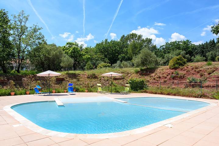 Gîte pour 5 personnes, avec terrasse et jardin, animaux acceptés