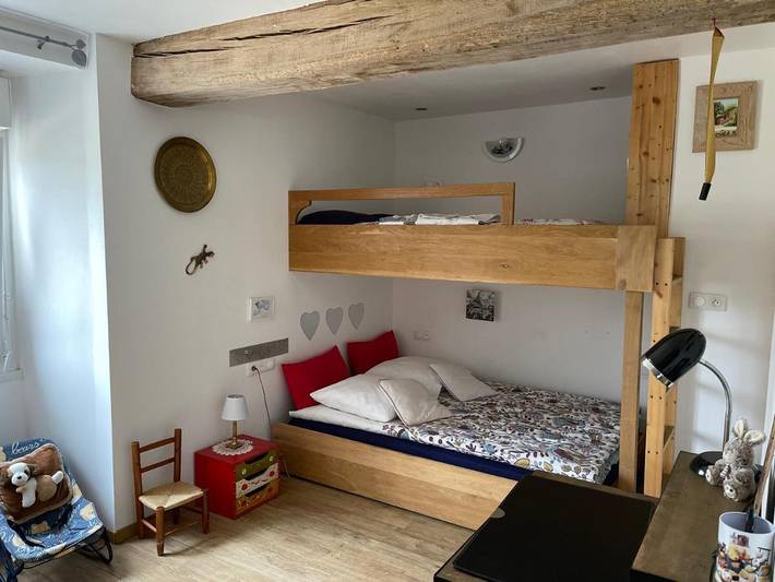 Gîte pour 4 personnes, avec vue sur le lac et vue ainsi que jardin et piscine à Durtal - 2