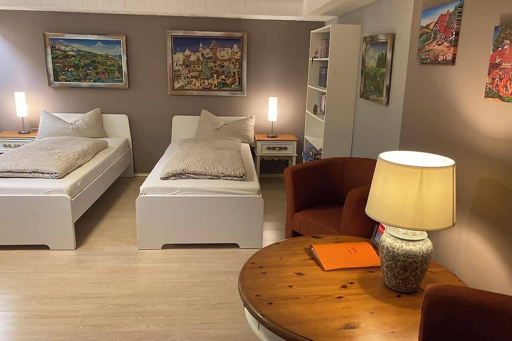 Geheel appartement, Fe apartm., in a quiet location, 5 minut. from the S-Bahn + Regio train station in Meckesheim, Kraichgau