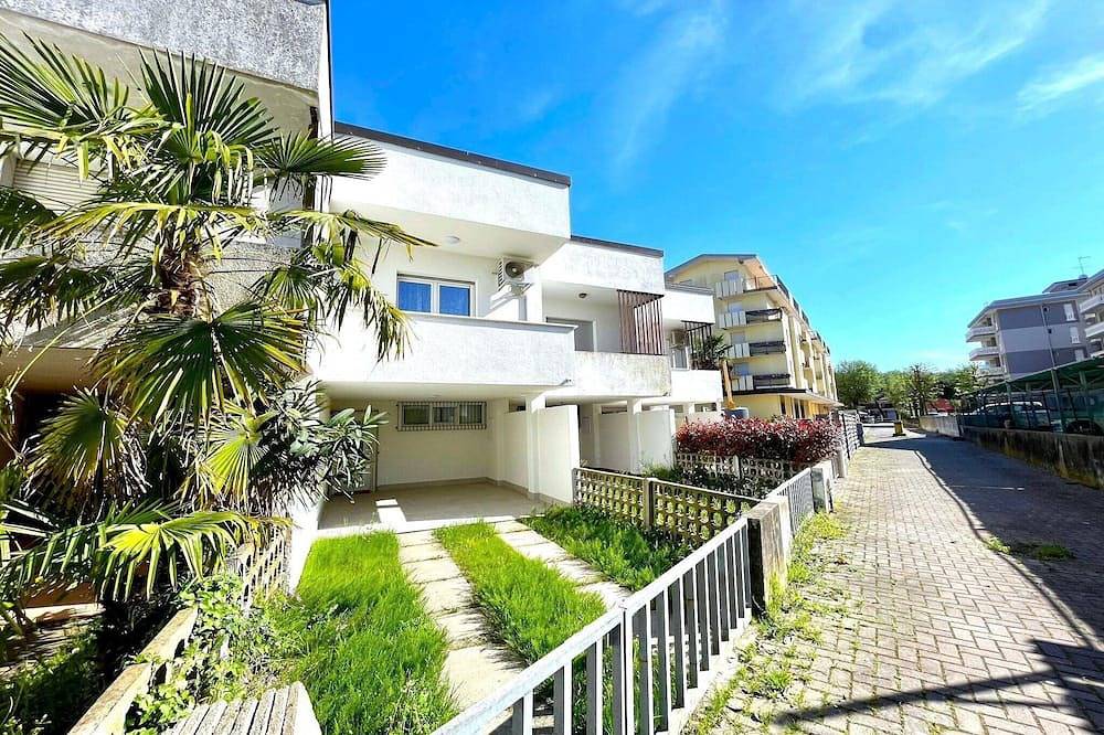 Stylish Villa in Caorle near Beach in Porto Santa Margherita, Caorle
